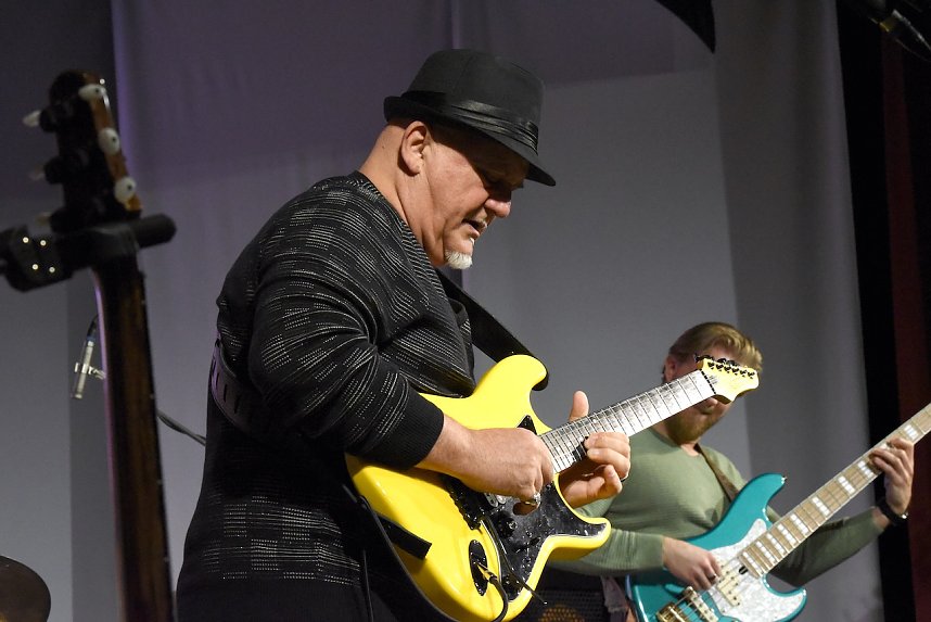 Er&ouml;ffnung des 22 Plus Jazzfr&uuml;hlings mit Frank Gambale