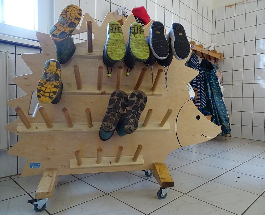 &Uuml;bergabe der "Stiefel-Igel"