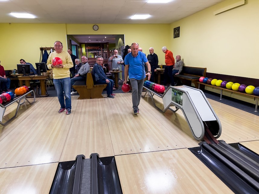 Bowlingabend der Seniorensportler in Salza