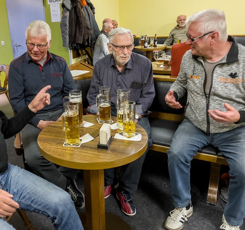 Bowlingabend der Seniorensportler in Salza