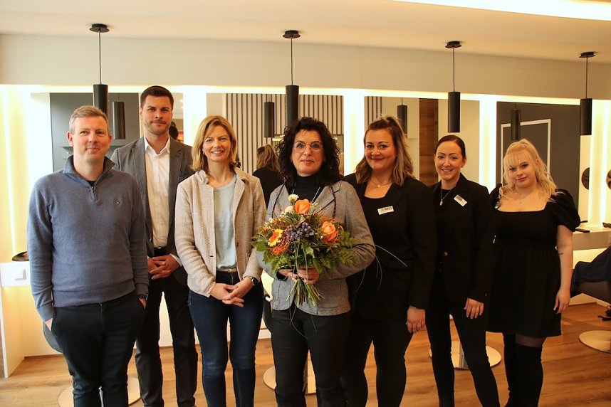 Neuer&ouml;ffnung der "Haarkosmetik" in der Rautenstra&szlig;e