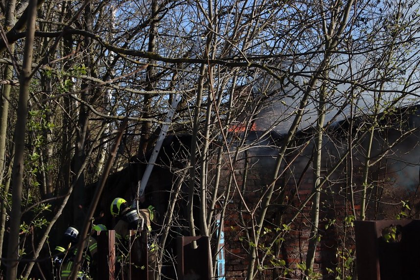 Starke Rauchentwicklung auf dem Gel&auml;nde des alten Gaswerks rief gestern die Feuerwehr auf den Plan