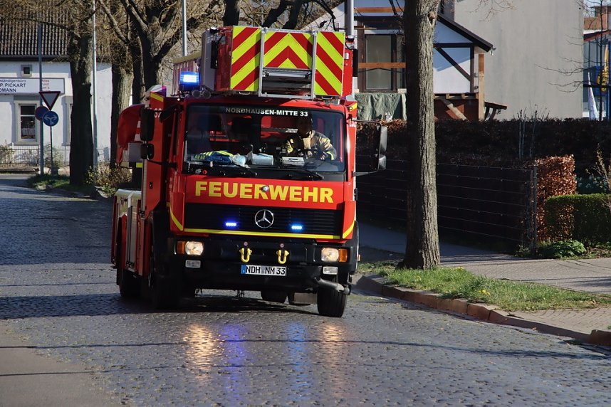 Starke Rauchentwicklung auf dem Gel&auml;nde des alten Gaswerks rief gestern die Feuerwehr auf den Plan