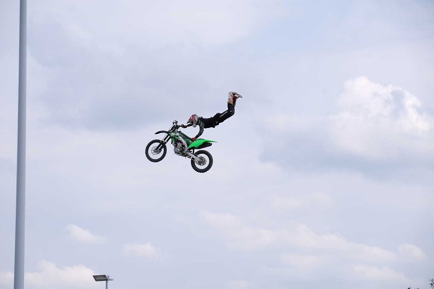 Peter Blei unterwegs auf der Erfurter Automobilmesse