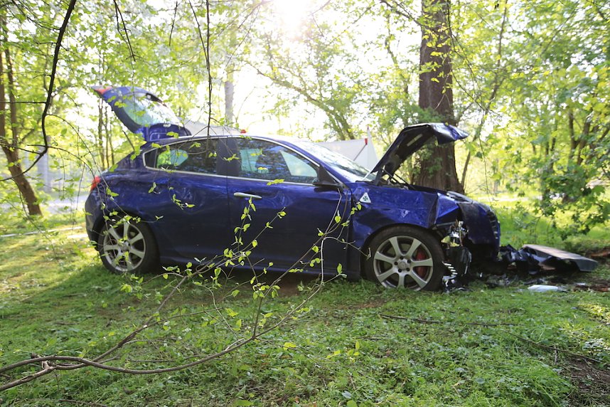 Das Unfallauto wird geborgen