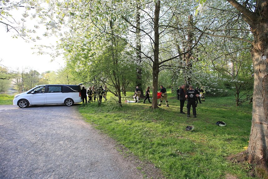 Das Unfallauto wird geborgen