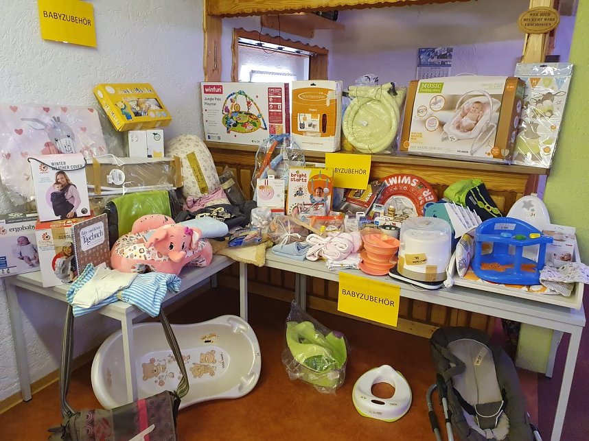 F&uuml;r jeden etwas dabei beim 1. Kindersachen- & Spielzeugbasar