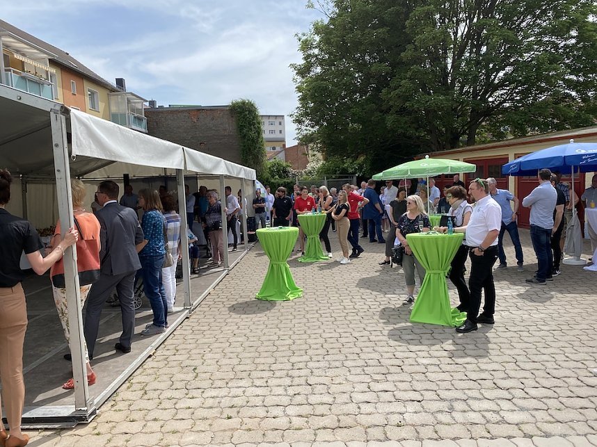 Einweihung des WBGreenOne in der Stolberger Stra&szlig;e