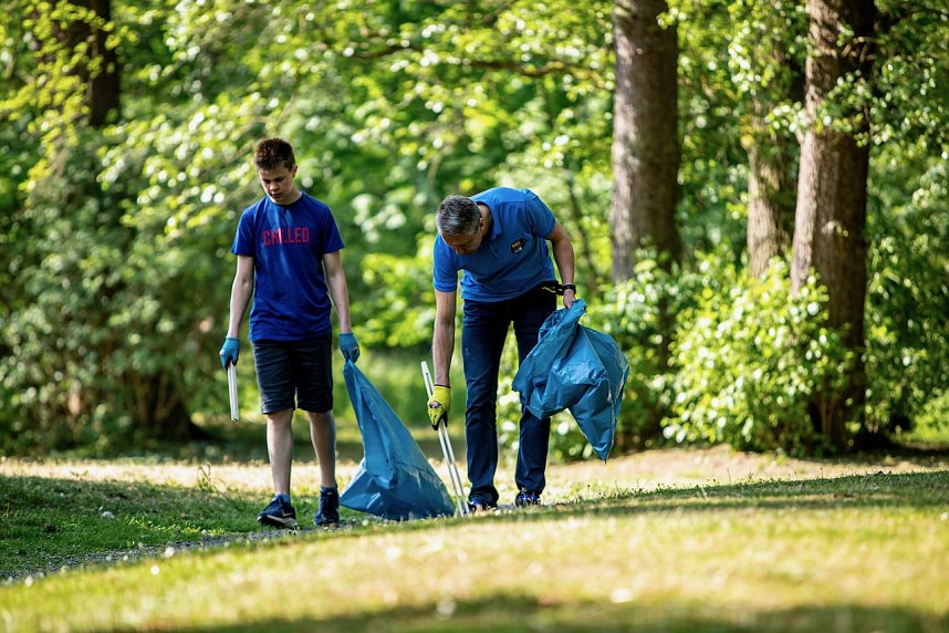 Aufr&auml;um-Aktion der Humbolt-Sch&uuml;ler im Stadtpark