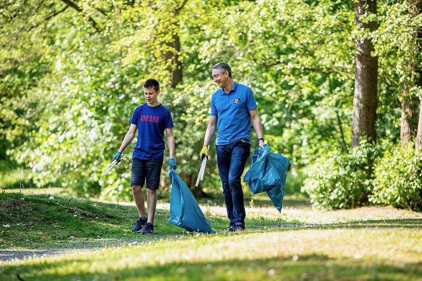 Aufr&auml;um-Aktion der Humbolt-Sch&uuml;ler im Stadtpark
