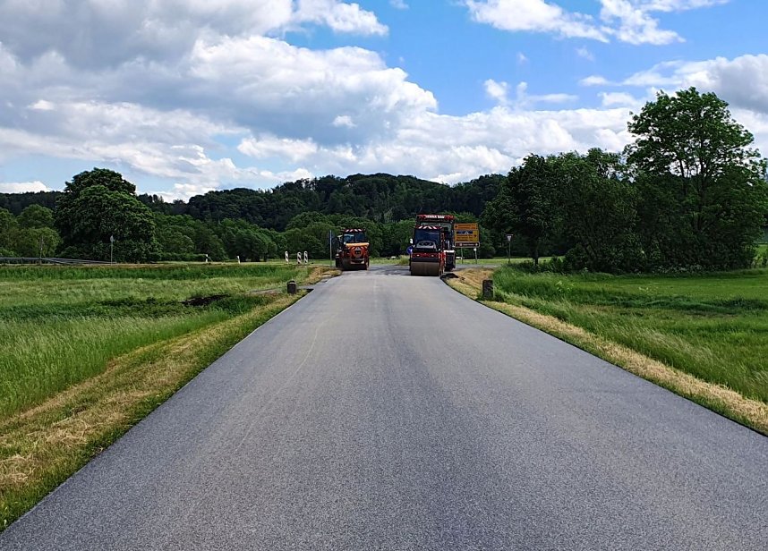 Kreisstra&szlig;e K 15 nach der Ashaltierung