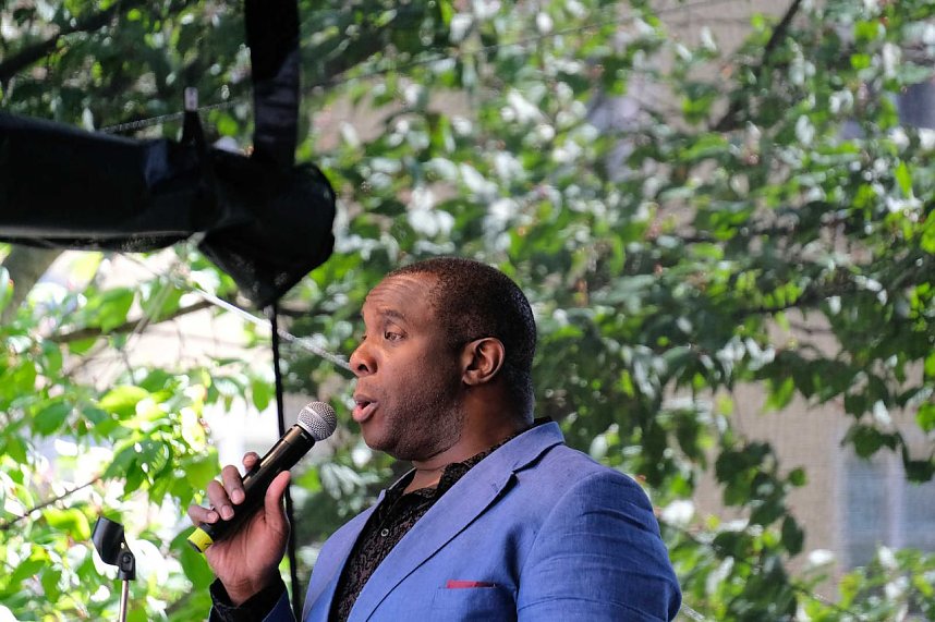 Peter Blei unterwegs auf dem Weinfest