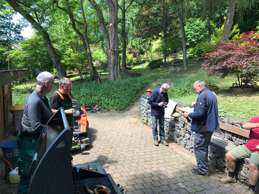 Versch&ouml;nerungsarbeiten im Ahornpark