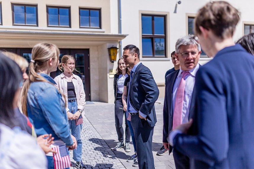 US General Konsul Ken Toko zu Gast am Humboldt-Gymnasium