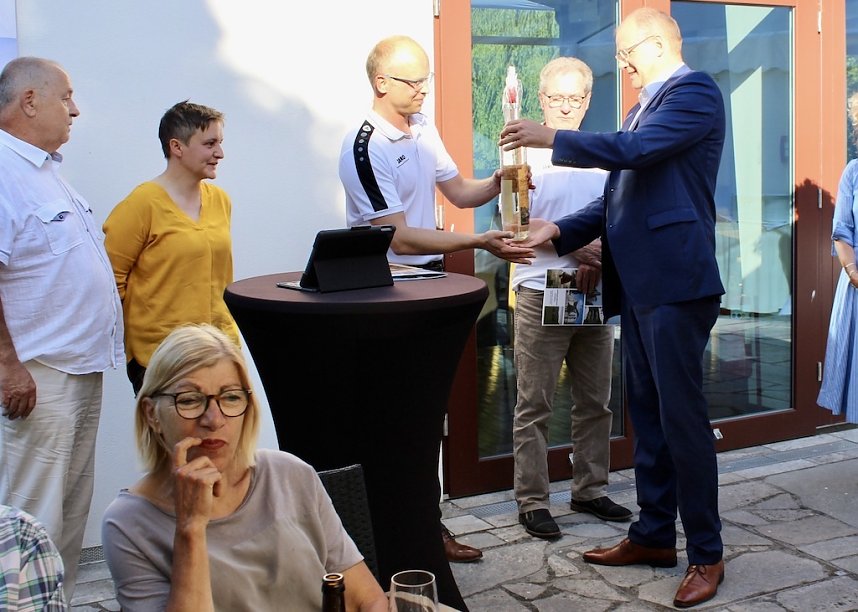 Verleihung der Ehrenplaketten des Landkreises Nordhausen 2022 in der Kalkh&uuml;tte in Urbach