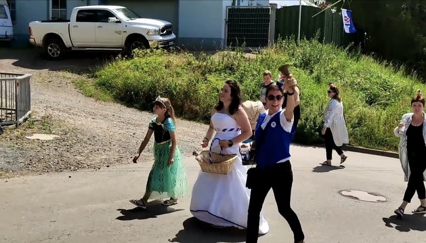 Gro&szlig;er Umzug in Leimbach