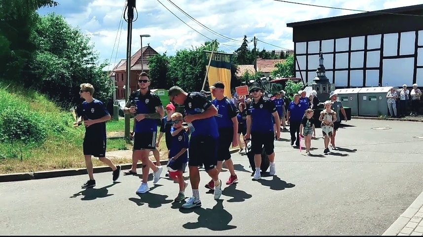 Gro&szlig;er Umzug in Leimbach