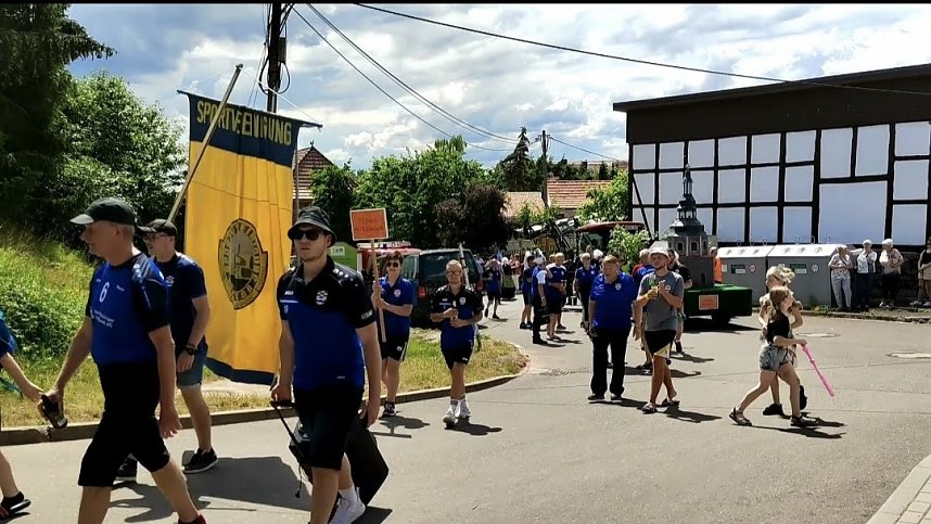 Gro&szlig;er Umzug in Leimbach