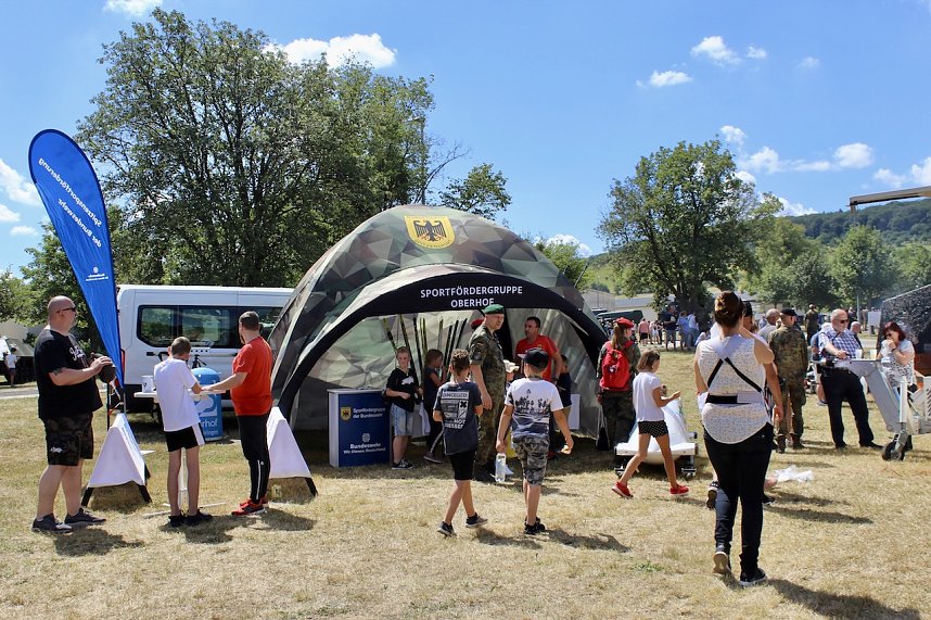 Tag der "Offenen T&uuml;r" auf dem Gel&auml;nde der Kyffh&auml;user Kaserne zwischen Bad Frankenhausen und Seehausen 
