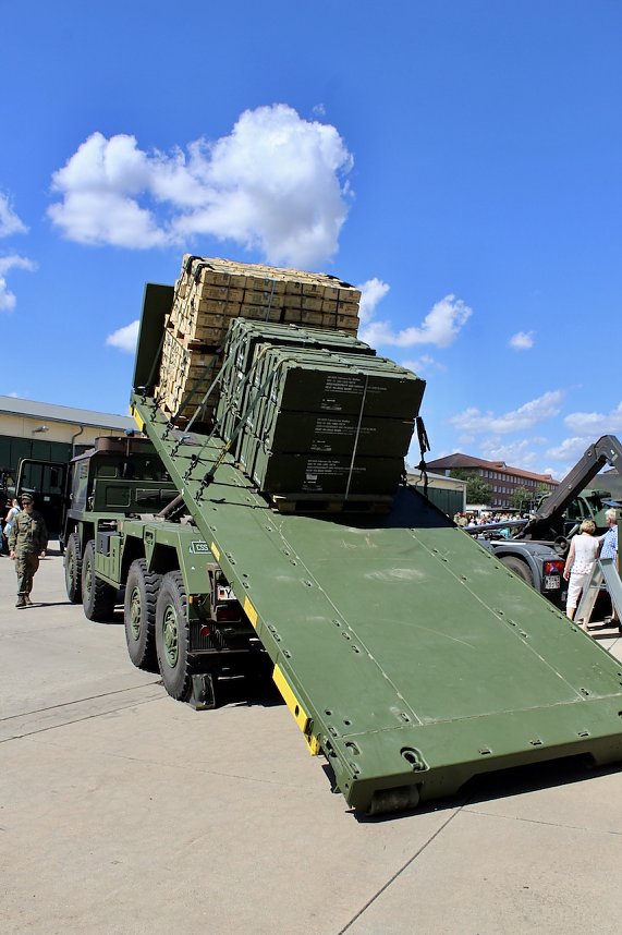 Tag der "Offenen T&uuml;r" auf dem Gel&auml;nde der Kyffh&auml;user Kaserne zwischen Bad Frankenhausen und Seehausen 