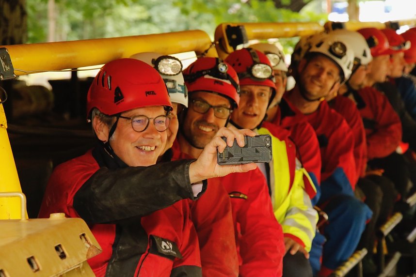 Rettung aus der Finsternis - am Rabensteiner Stollen wurde heute die Rettung unter Tage geprobt