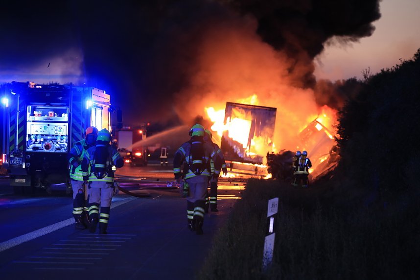 Fahrzeugbrand auf der A38