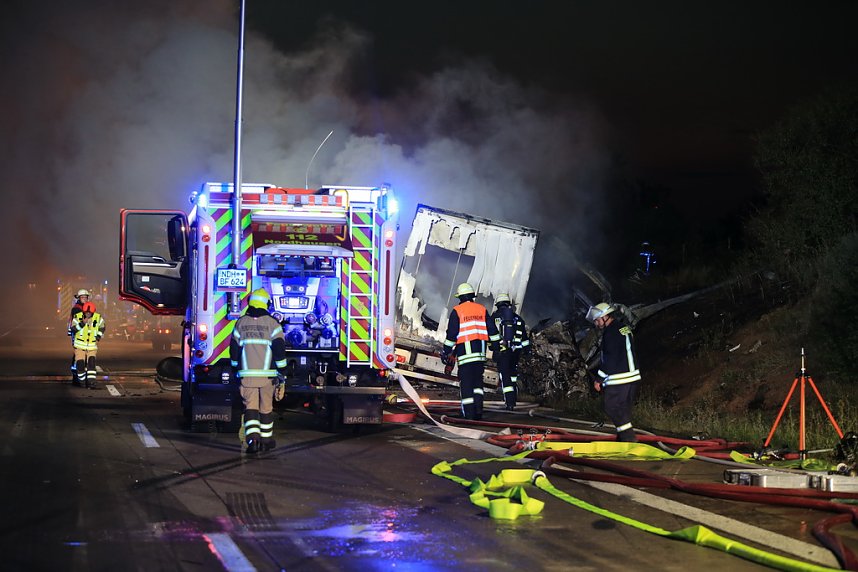 Fahrzeugbrand auf der A38