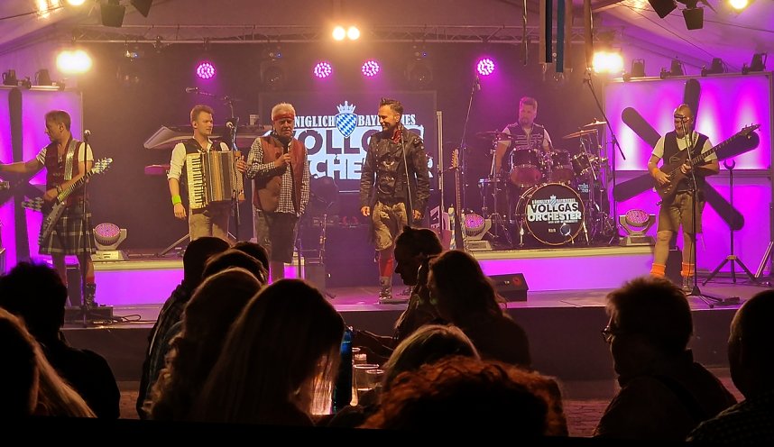 Tolle Stimmung im Ratskeller-Festzelt