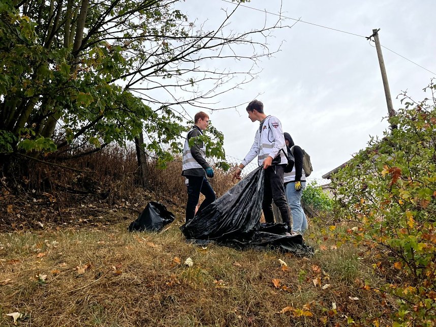Gro&szlig;reinemachen zum "World-Clean-Up Day" in Wolkramshausen