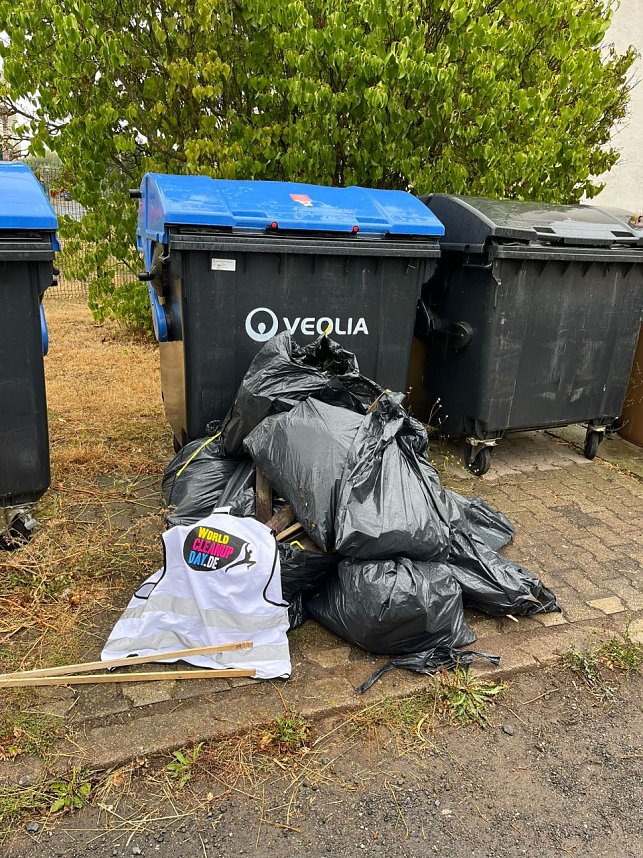 Gro&szlig;reinemachen zum "World-Clean-Up Day" in Wolkramshausen