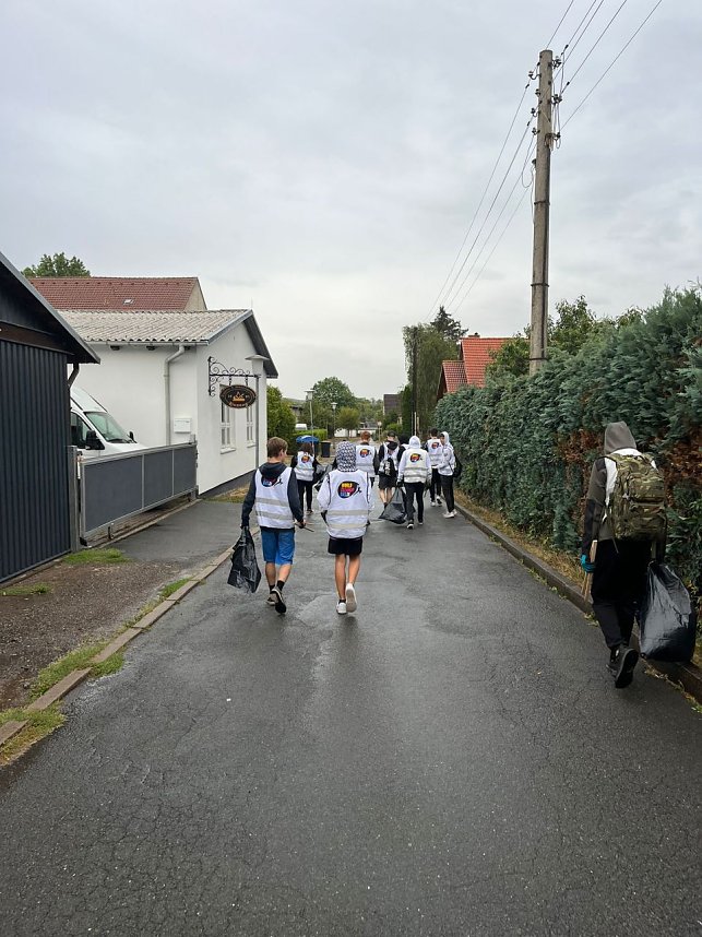 Gro&szlig;reinemachen zum "World-Clean-Up Day" in Wolkramshausen