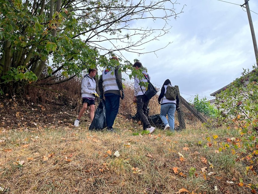 Gro&szlig;reinemachen zum "World-Clean-Up Day" in Wolkramshausen