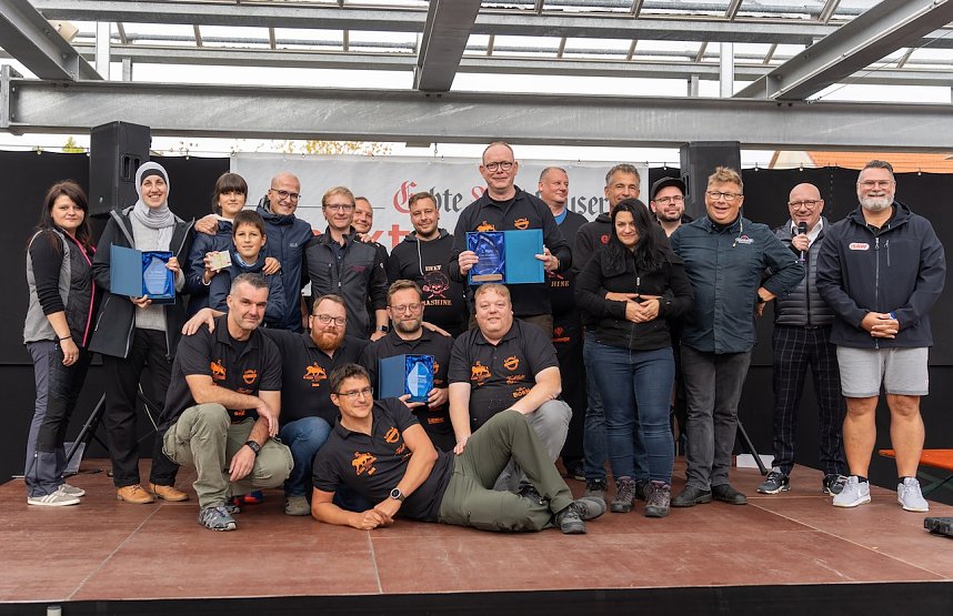 Grillmeisterschaft auf dem Parkdeck der Marktpassage