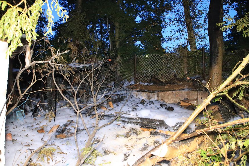 Brand einer Gartenlaube vergangene Nacht