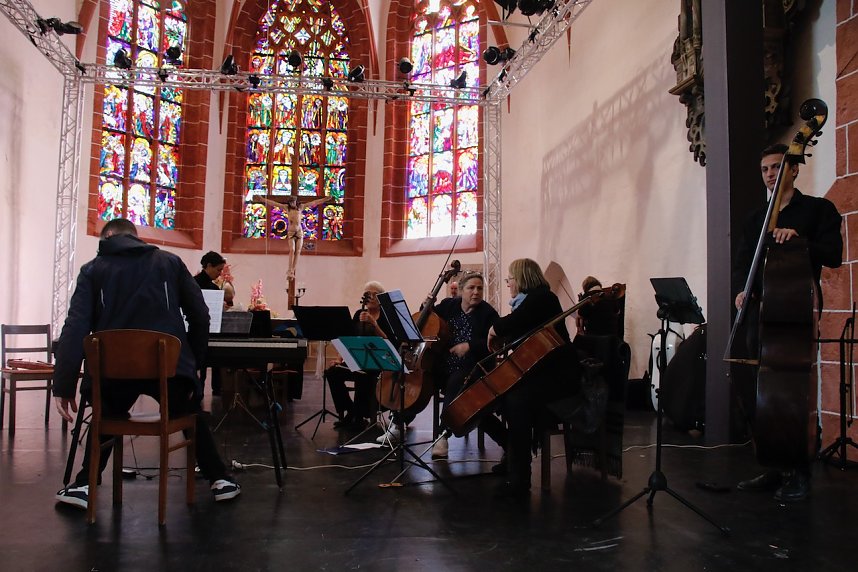"Glockengeburt" vor der St. Blasii-Kirche
