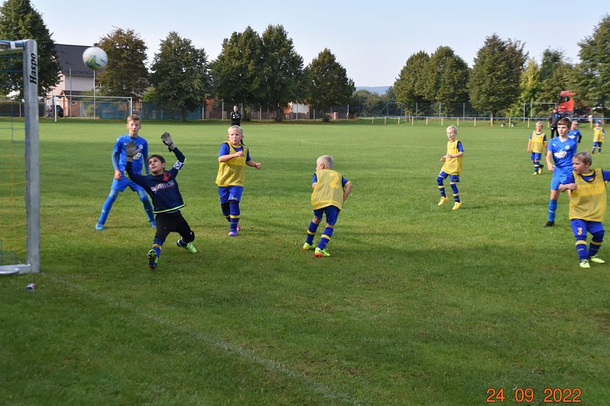 Nach einem Sieg gegen den Urbacher Nachwuchs &uuml;bernimmt Wackers E1 die Tabellenf&uuml;hrung