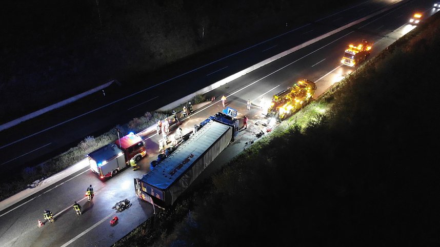 KKW kippt auf der A38 um