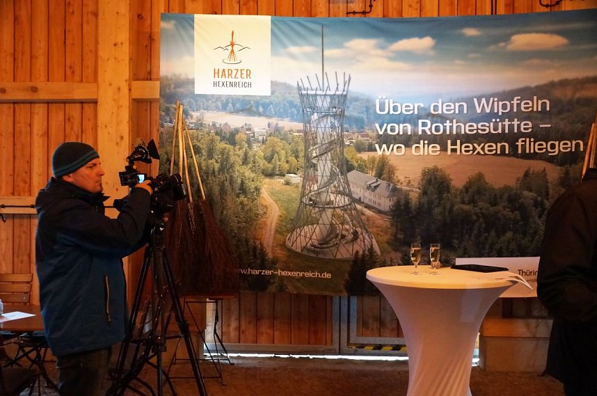 Baustart f&uuml;r den gr&ouml;&szlig;ten Hexenbesen Deutschlands (oder der Welt)