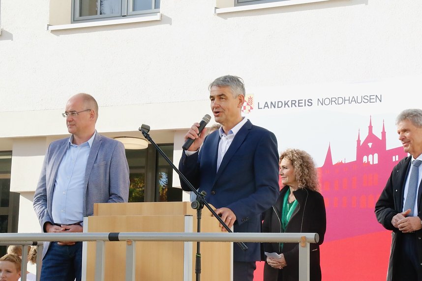 Es "Schillert" in Bleicherode - der Umbau des Gymnasiums wurde heute offiziell beendet