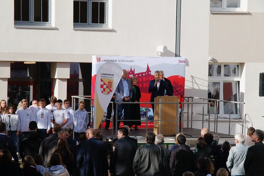 Es "Schillert" in Bleicherode - der Umbau des Gymnasiums wurde heute offiziell beendet
