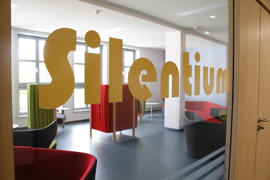 Es "Schillert" in Bleicherode - der Umbau des Gymnasiums wurde heute offiziell beendet