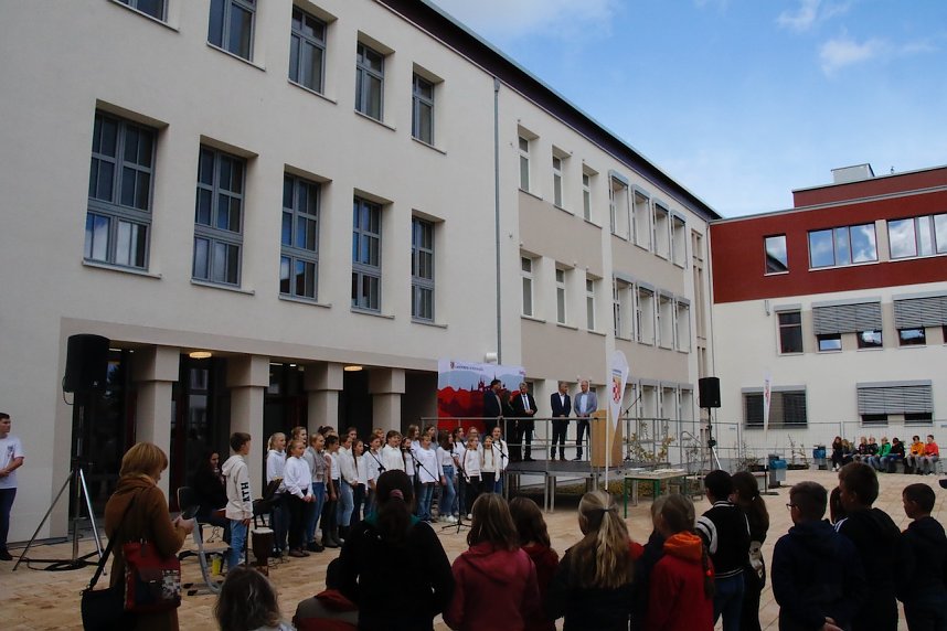 Es "Schillert" in Bleicherode - der Umbau des Gymnasiums wurde heute offiziell beendet