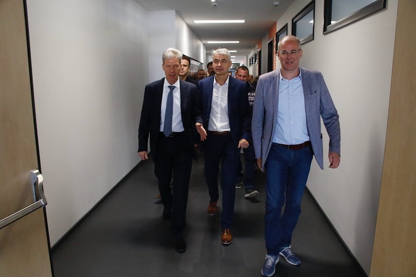 Es "Schillert" in Bleicherode - der Umbau des Gymnasiums wurde heute offiziell beendet