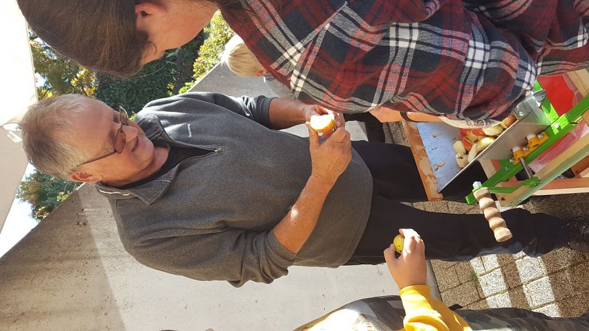 Am Neust&auml;dter Hospiz feierte man wieder das Apfelfest