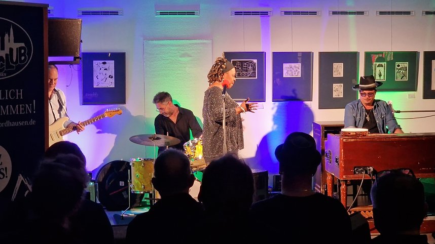 Furioser Auftakt in der Kreissparkasse