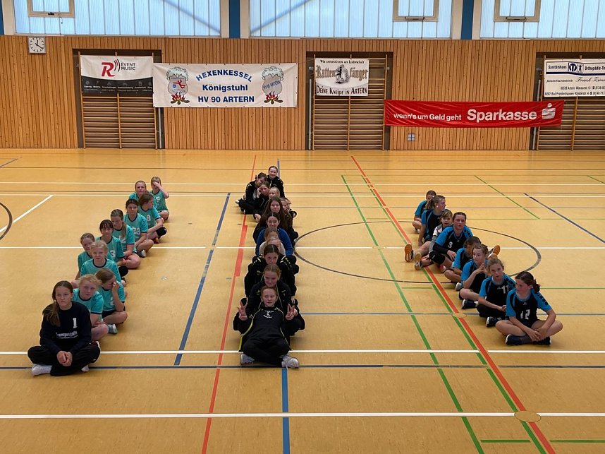 Handball-Hexen zu Gast in Artern
