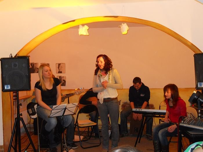 Fr&uuml;hlingsparty in der Jesus Gemeinde