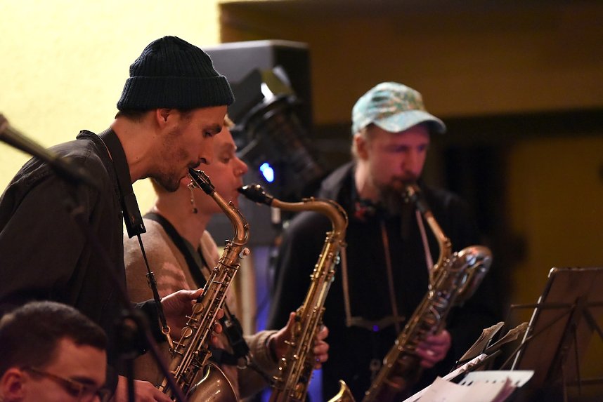 Tryon in der Jazzmangel