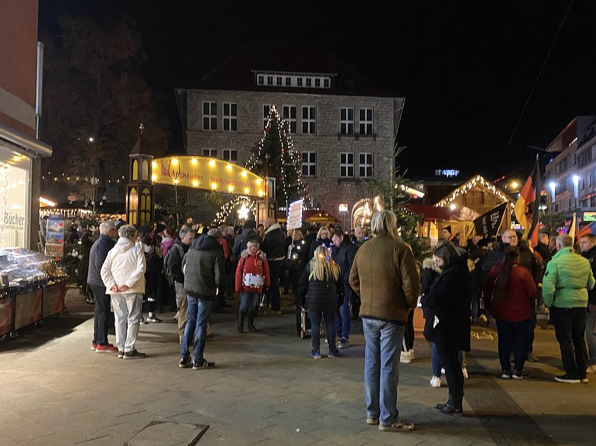 Zwei Kundgebungen am Weihnachtsmarkt