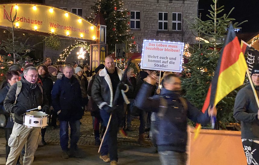 Zwei Kundgebungen am Weihnachtsmarkt